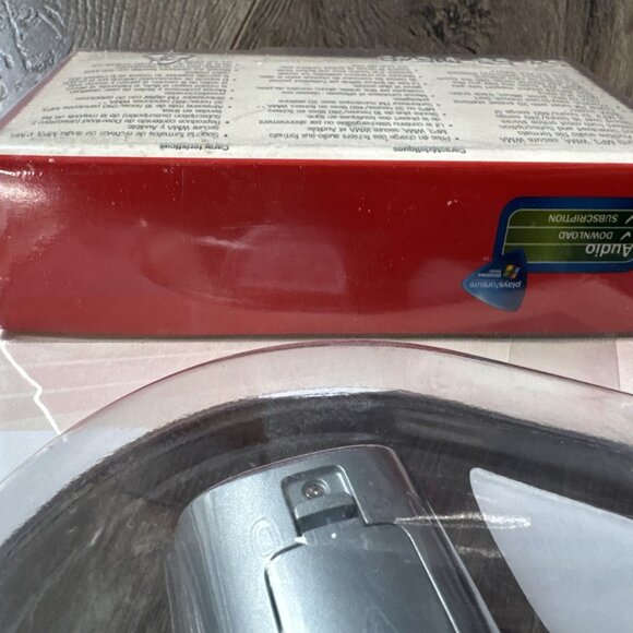 SanDisk Sansa m240 silver 1Gig Digital Media Player Plays Digital Music SEALED - Picture 8 of 11